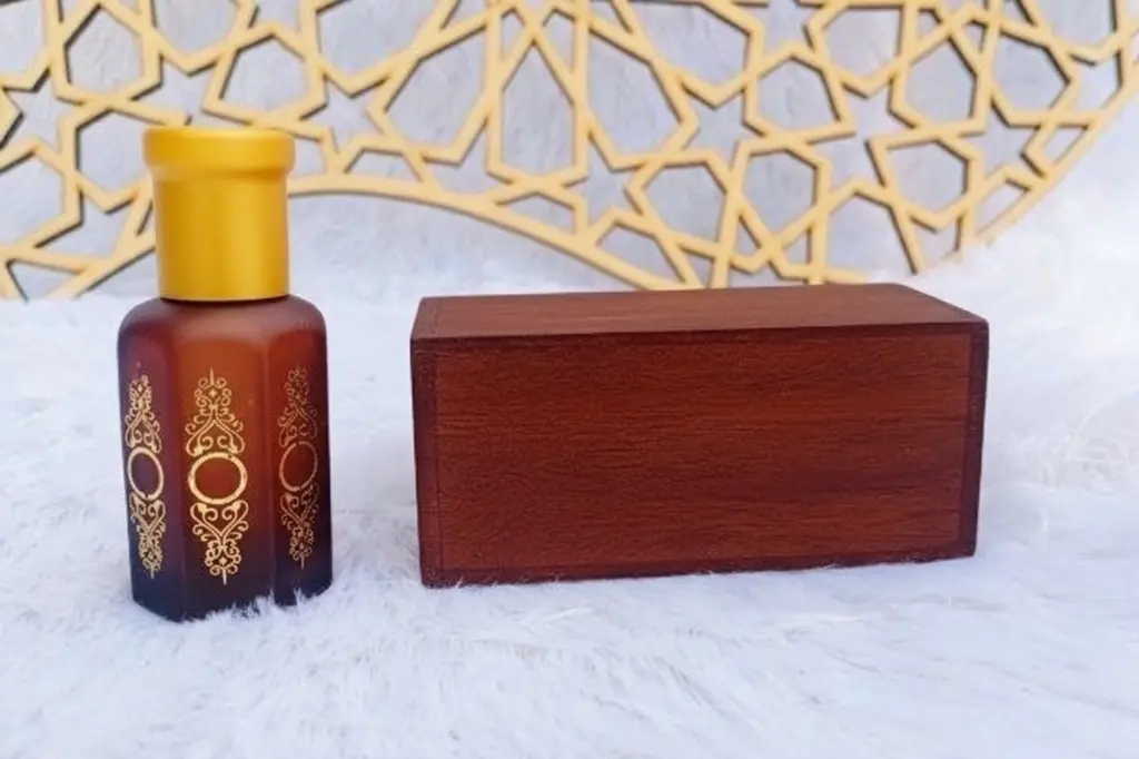 MiYA Hajre Aswad Non-Alcoholic Attar – Sacred Fragrance of the Holy Kaaba | Long-Lasting Natural Perfume Oil