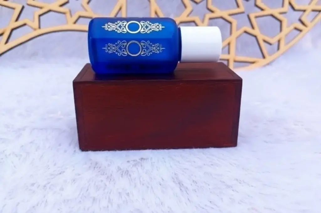 MiYA Zam Zam Non-Alcoholic Attar 12ml – Blessed Fragrance in Beautiful Pocket-Size Wooden Box | Natural & Long-Lasting