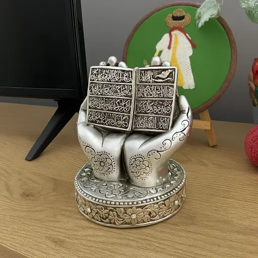 MiYA – Ayatul Kursi Praying Hand Figurine | Islamic Table Centerpiece | Muslim Home Decoration & Gift